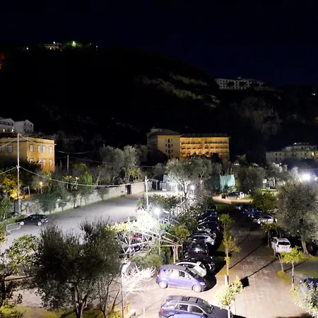 Alojamento de Acomodação e Pequeno-almoço Malu' Sorrento